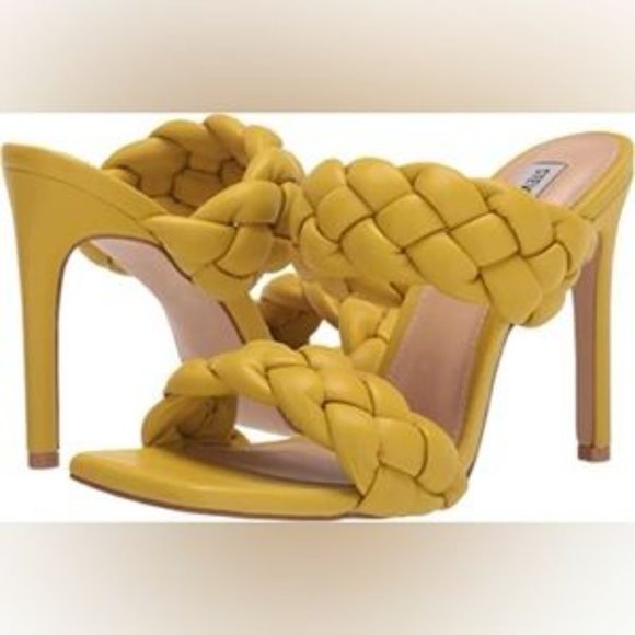 Steve Madden Shoes - NWOT Never worn Steve Madden Kenley Herled Sandal size 6